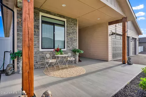 Exterior - 8108 W Splitrail Ave, Rathdrum, ID 83858 photo 5 of 18
