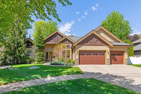 635 E Round Up Cir, Hayden, ID 83835