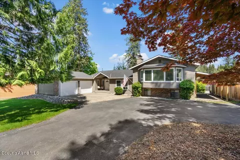 11901 N Eastshore Dr, Hayden, ID 83835