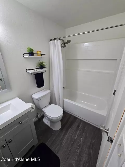 Bath - 716 E Fir, Osburn, ID 83849 photo 2 of 3