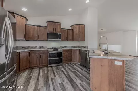 Kitchen - 3141 E Thrush Dr, Post Falls, ID 83854 photo 2 of 2
