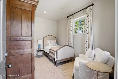 Bedroom - 6492 S Old Barn Rd, Harrison, ID 83833 photo 19 of 20