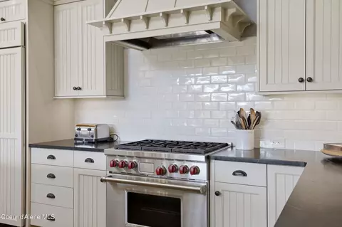 Kitchen - 6492 S Old Barn Rd, Harrison, ID 83833 photo 7 of 7