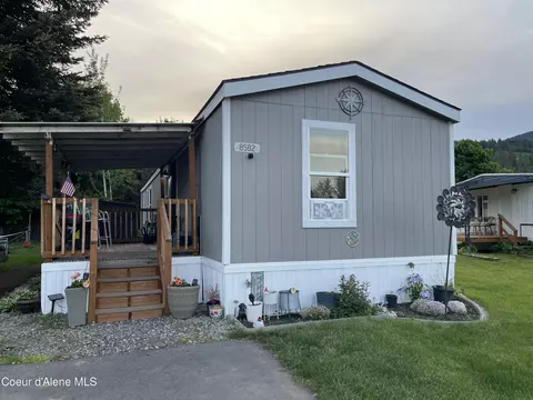 8582 W Park Loop, Rathdrum, ID 83858