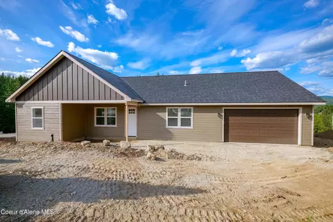 207 Palamino Ct, Pinehurst, ID 83850