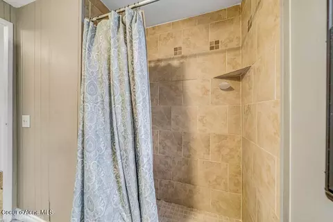 Bath - 3075 E Collingwood Ave, Post Falls, ID 83854 photo 2 of 3