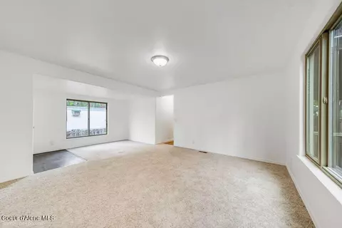 Living - 3075 E Collingwood Ave, Post Falls, ID 83854 photo 4 of 5