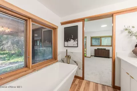 Bath - 8473 E Apache Trl, Athol, ID 83801 photo 5 of 6