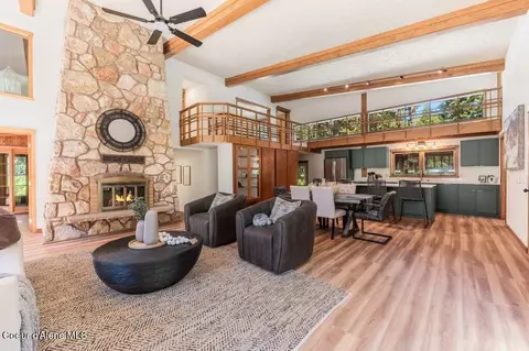 Living - 8473 E Apache Trl, Athol, ID 83801 photo 4 of 5