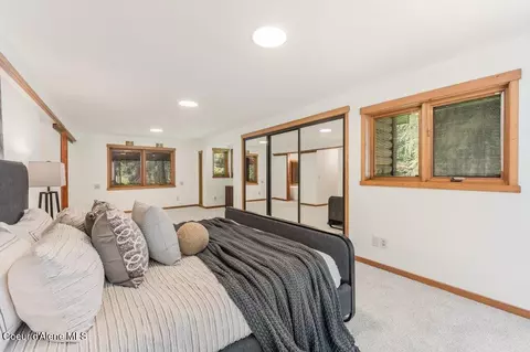 Bedroom - 8473 E Apache Trl, Athol, ID 83801 photo 6 of 10