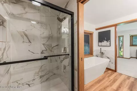 Bath - 8473 E Apache Trl, Athol, ID 83801 photo 4 of 6