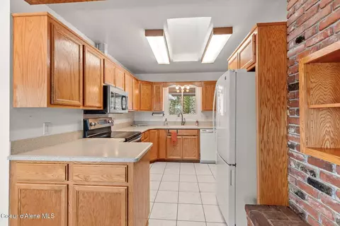 Kitchen - 5977 E Mcmahon Rd, Hayden, ID 83835 photo 3 of 3