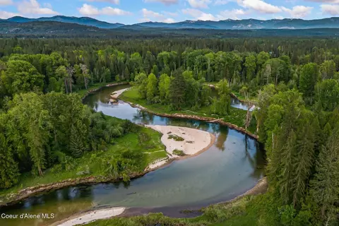 386 Hummingbird Dr, Sandpoint, ID 83864