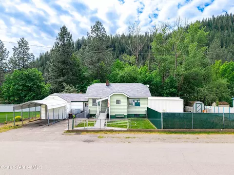 203 W Yellowstone Ave, Silverton, ID 83867