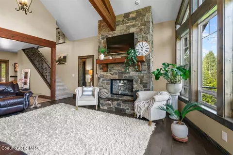 Living - 15 Sandi Ln, Heron, MT 59844 photo 2 of 4