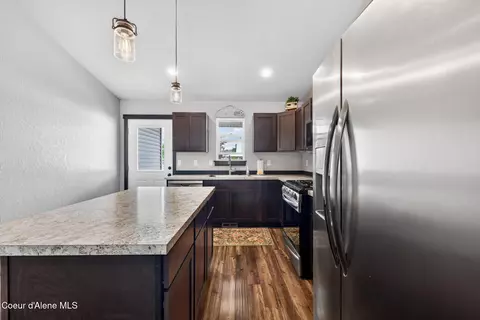 Kitchen - 1487 E Yellowstone Ave, Post Falls, ID 83854 photo 2 of 4