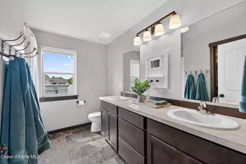 Bath - 1487 E Yellowstone Ave, Post Falls, ID 83854 photo 2 of 2
