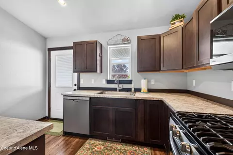 Kitchen - 1487 E Yellowstone Ave, Post Falls, ID 83854 photo 3 of 4