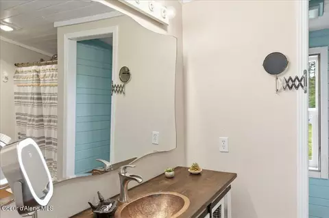 Bath - 3061 E Lancaster Rd, Hayden, ID 83835 photo 2 of 2