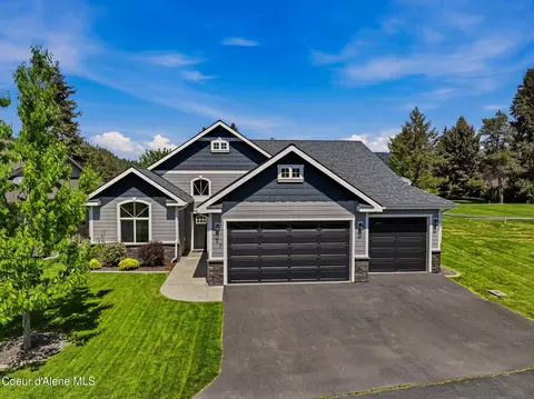 147 Ironwood Dr, Blanchard, ID 83804