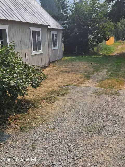 Exterior - 104 N Mill St, Clark Fork, ID 83811 photo 7 of 11