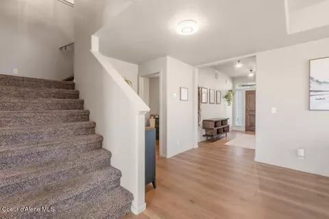 Entry Way - 616 E Beecher Ave, Post Falls, ID 83854 photo 7 of 8