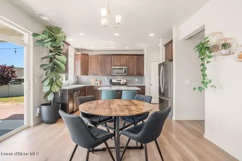 Dining - 616 E Beecher Ave, Post Falls, ID 83854 photo 4 of 5