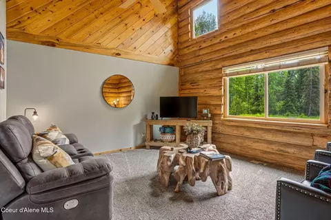 Living - 7569 Upper Pack River Rd, Sandpoint, ID 83864 photo 4 of 5