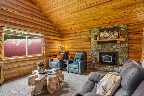 Living - 7569 Upper Pack River Rd, Sandpoint, ID 83864 photo 2 of 5