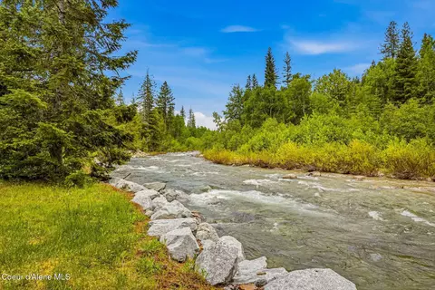 View/Area - 7569 Upper Pack River Rd, Sandpoint, ID 83864 photo 2 of 12