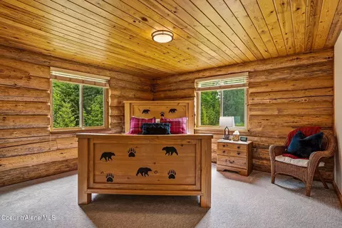Bedroom - 7569 Upper Pack River Rd, Sandpoint, ID 83864 photo 1 of 5