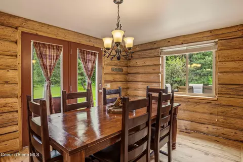 Dining - 7569 Upper Pack River Rd, Sandpoint, ID 83864 photo 2 of 2