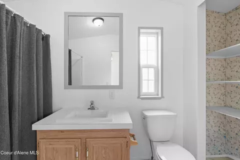 Bath - 8581 N Angelica Ln, Post Falls, ID 83854 photo 1 of 2