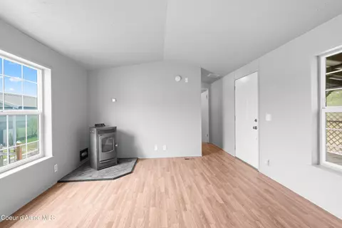 Living - 8581 N Angelica Ln, Post Falls, ID 83854 photo 2 of 3