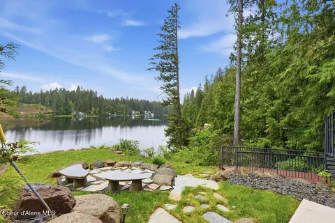 238962389 N Bridge Lake Rd, Rathdrum, ID 83858
