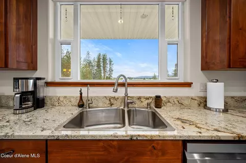 Kitchen - 6532 E Poleline Ave, Post Falls, ID 83854 photo 5 of 7