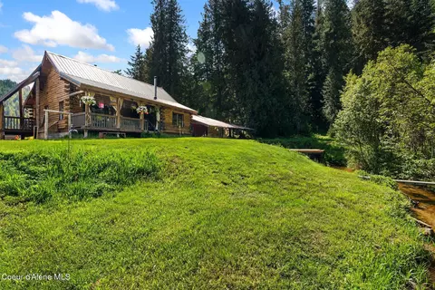 2502 Greenhood Rd, Priest River, ID 83856