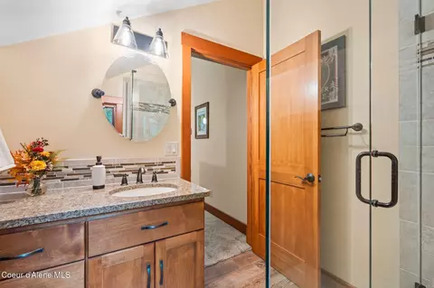 Bath - 294 Rincon Dr, Sandpoint, ID 83864 photo 7 of 8