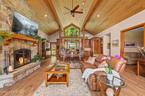 Living - 294 Rincon Dr, Sandpoint, ID 83864 photo 3 of 4