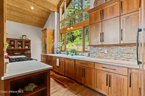 Kitchen - 294 Rincon Dr, Sandpoint, ID 83864 photo 5 of 8