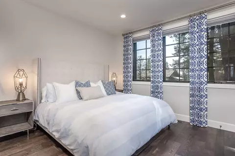 Bedroom - 6671 S Old Barn Rd, Harrison, ID 83833 photo 2 of 4