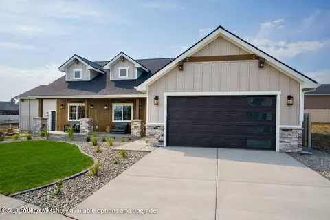 Exterior - 1056 W Cordgrass Ave, Post Falls, ID 83854 photo 4 of 10