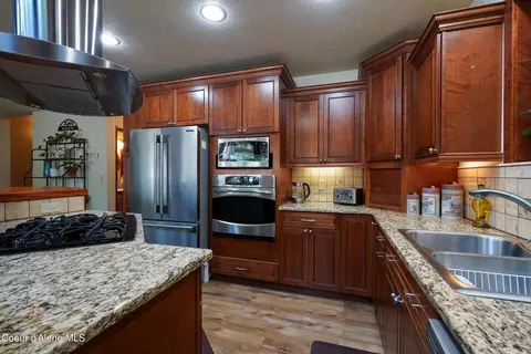 Kitchen - 306 Scranton Ave, Coolin, ID 83821 photo 4 of 5