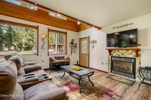 Living - 306 Scranton Ave, Coolin, ID 83821 photo 3 of 3