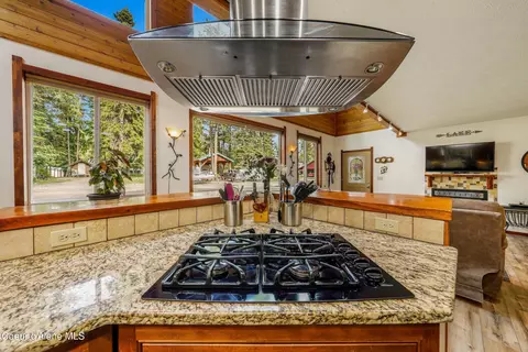Kitchen - 306 Scranton Ave, Coolin, ID 83821 photo 5 of 5