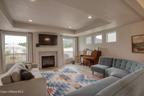 Living - 6489 W Astoria Loop, Rathdrum, ID 83858 photo 1 of 2