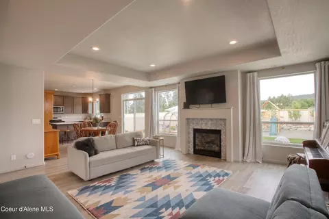 Living - 6489 W Astoria Loop, Rathdrum, ID 83858 photo 2 of 2