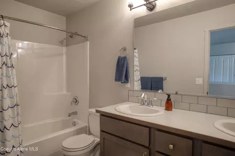 Bath - 6489 W Astoria Loop, Rathdrum, ID 83858 photo 4 of 4