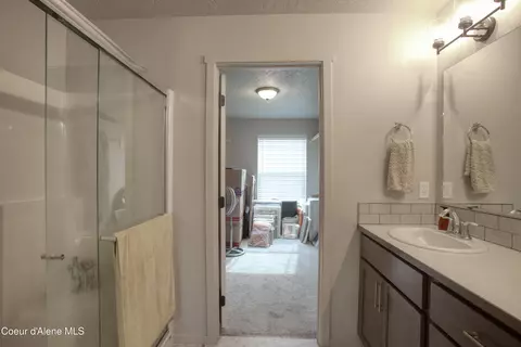 Bath - 6489 W Astoria Loop, Rathdrum, ID 83858 photo 3 of 4