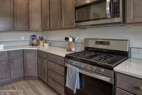 Kitchen - 6489 W Astoria Loop, Rathdrum, ID 83858 photo 2 of 2